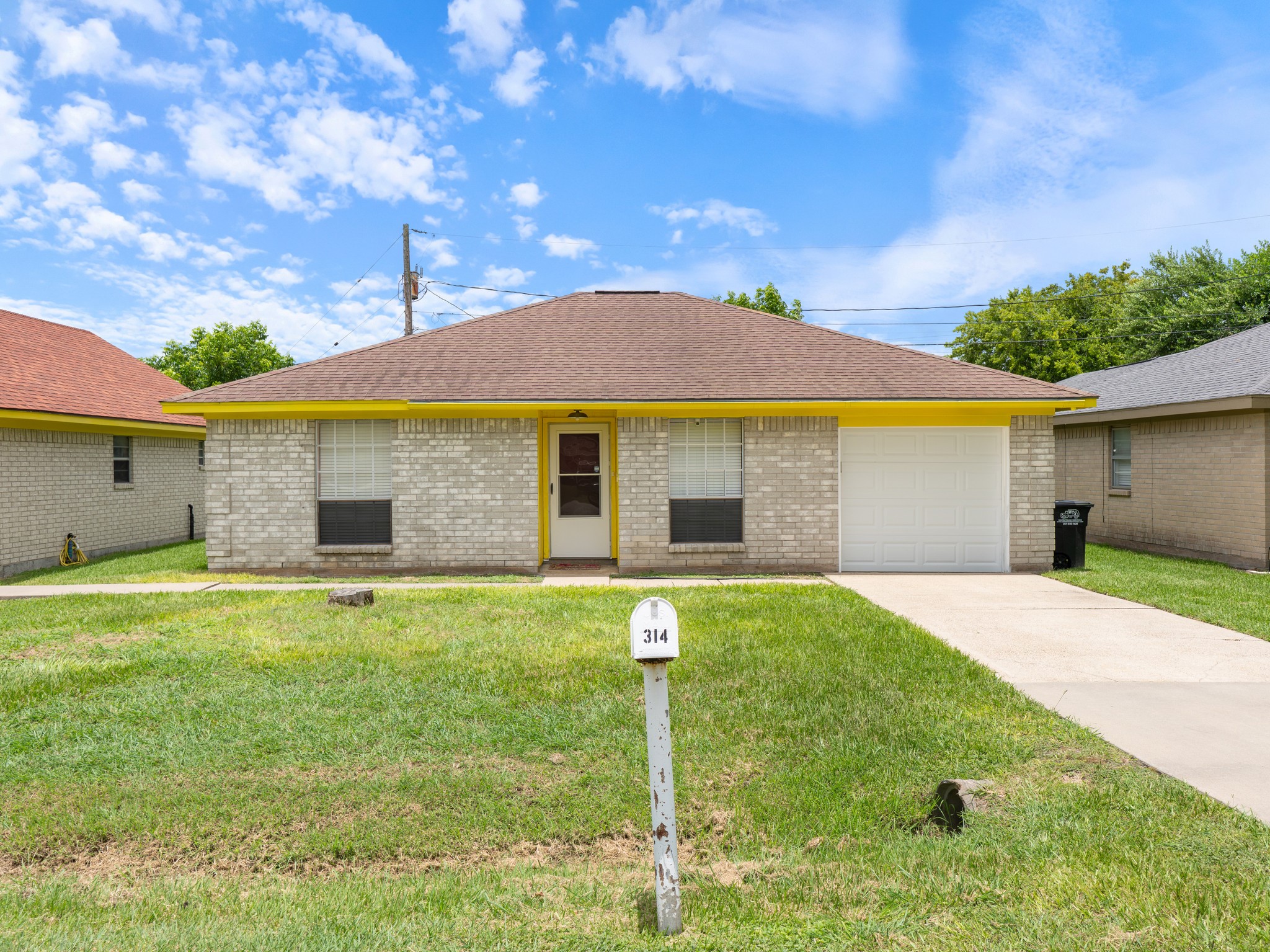 314 Rorem Avenue Palacios, TX 77465 - Photo 5 of 34
