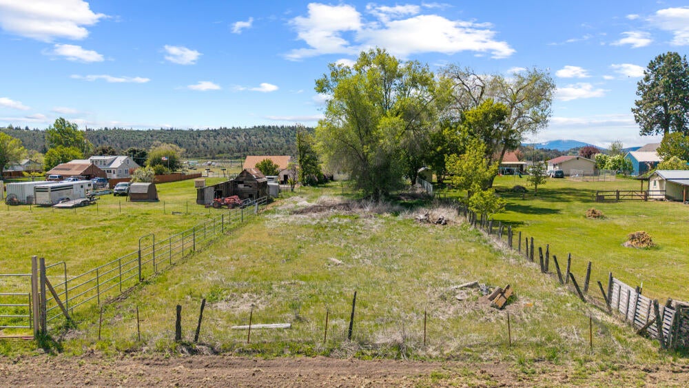 5851 Wocus Road Klamath Falls, OR 97601 - Photo 25 of 30 5851WocusRd-29