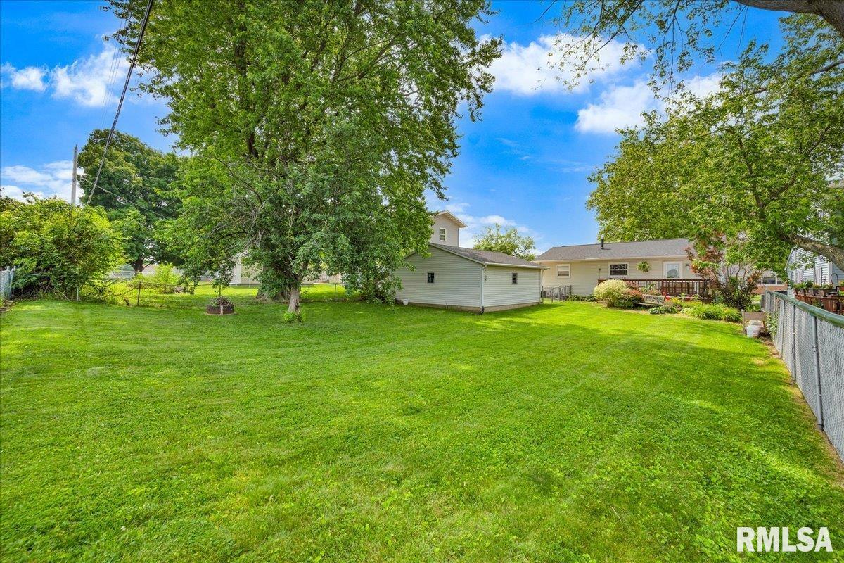 301 Devonshire Road Washington, IL 61571 - Photo 23 of 32 Gallery Image 23