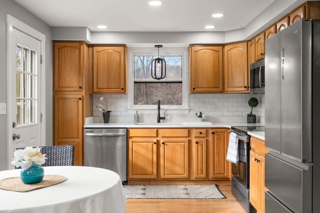 90 Leland Hill Road Sutton, MA 01590 - Photo 4 of 41