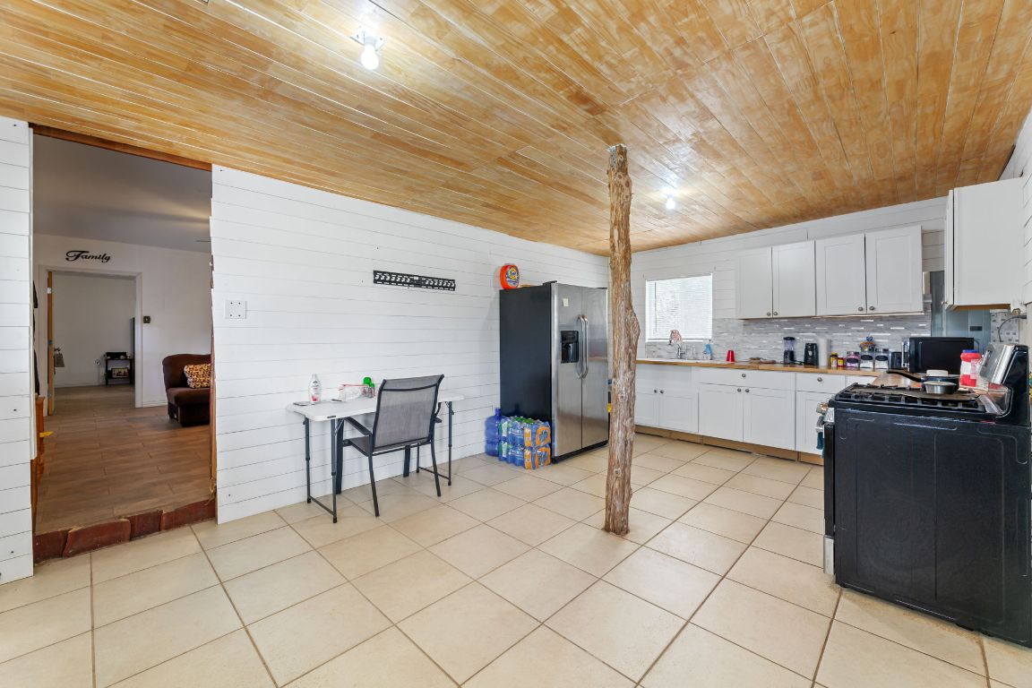 274 Old Potato Road Paige, TX 78659 - Photo 26 of 40