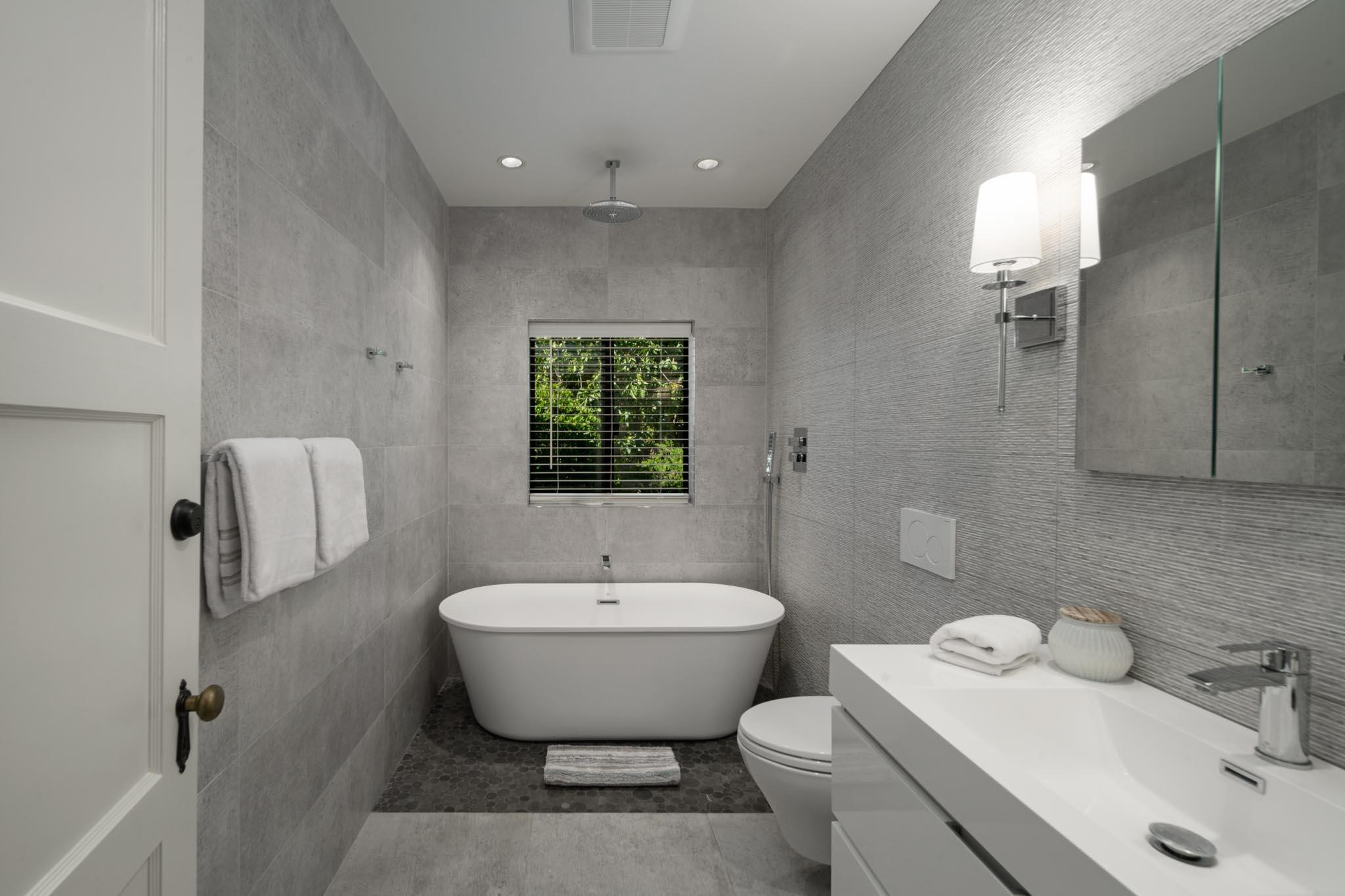 7401 Shepard Mesa Road Carpinteria, CA 93013 - Photo 17 of 29 Marble Bathtub