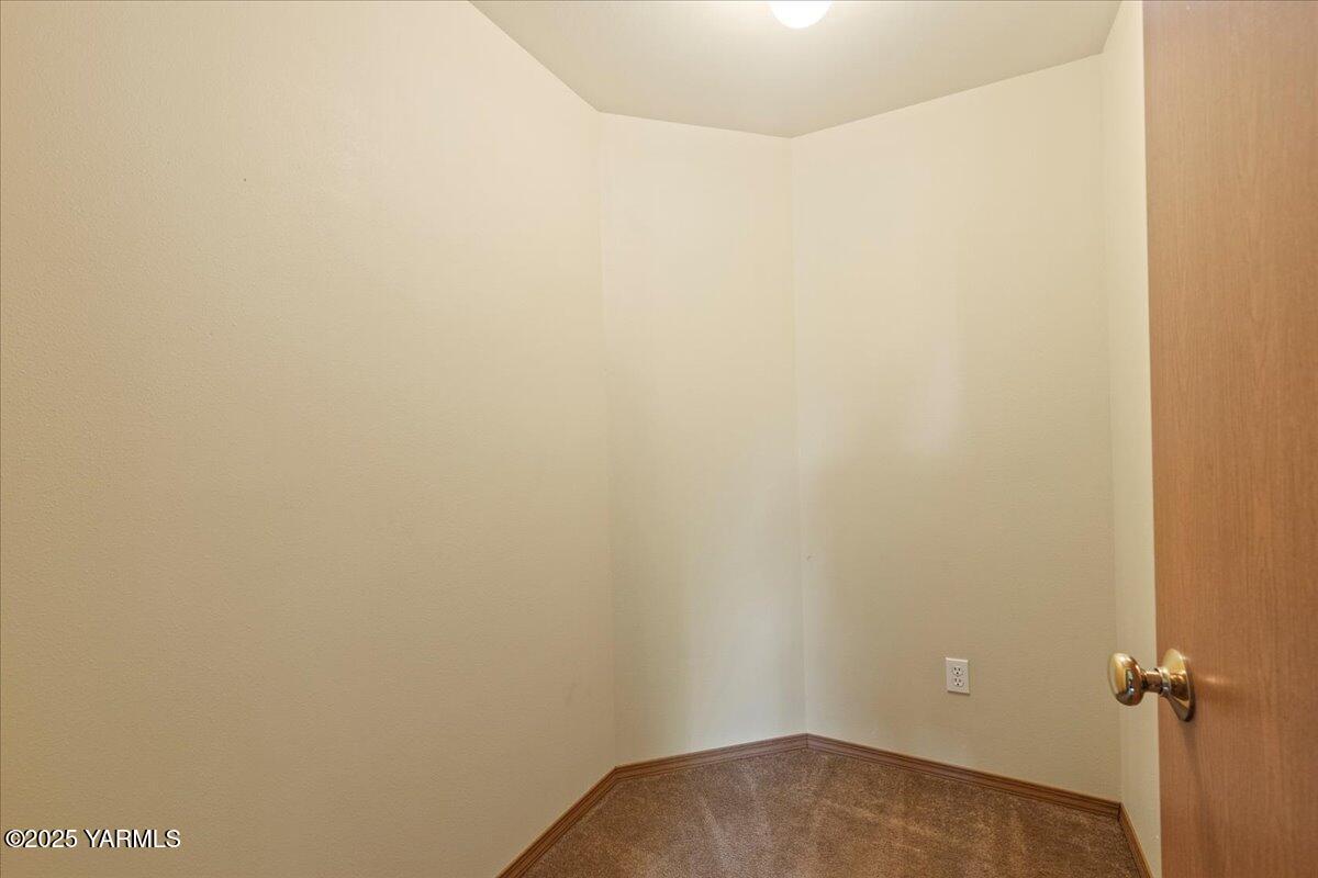 6402 Ridgeway Drive Yakima, WA 98901 - Photo 11 of 31 05-IMGC3186