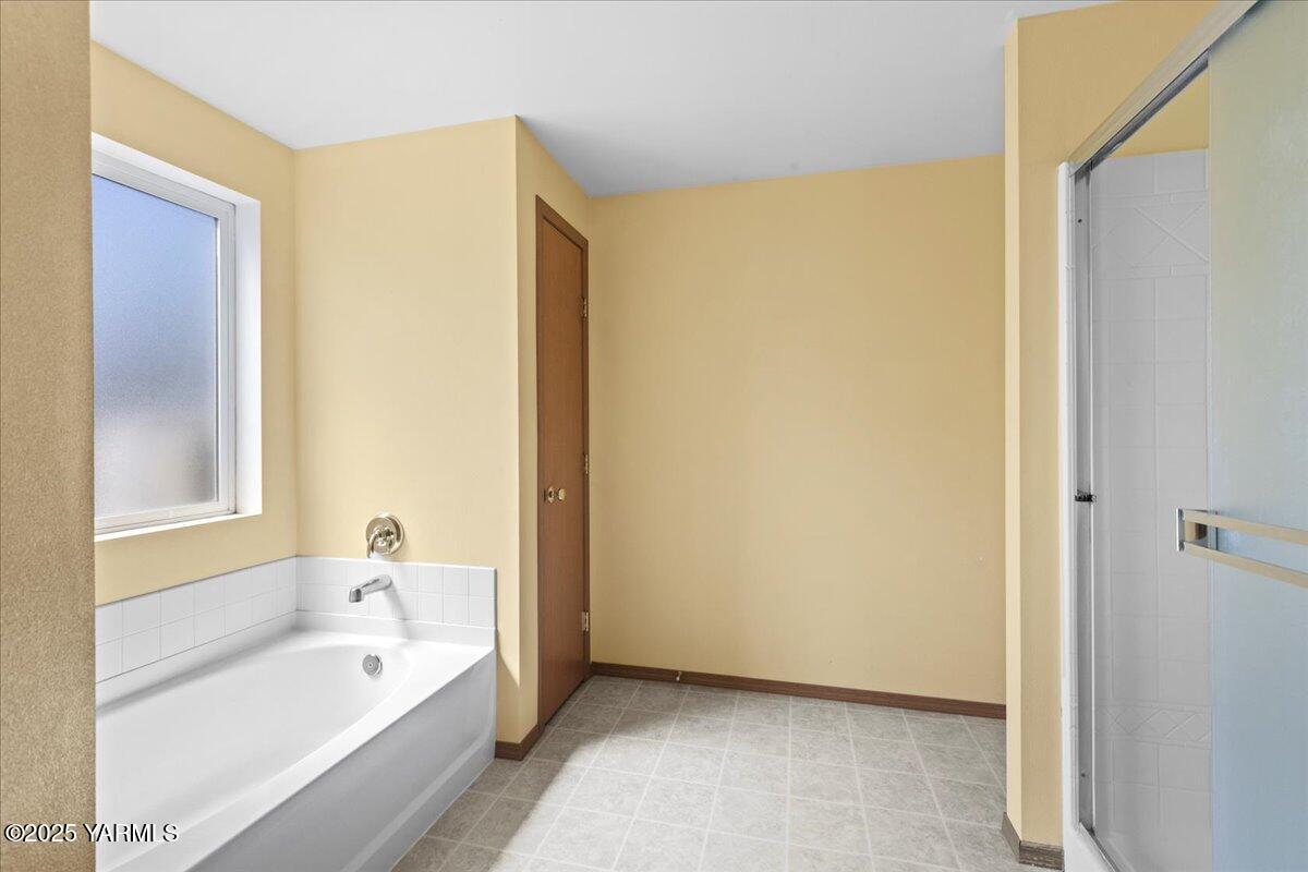 6402 Ridgeway Drive Yakima, WA 98901 - Photo 25 of 31 26-IMGC3204