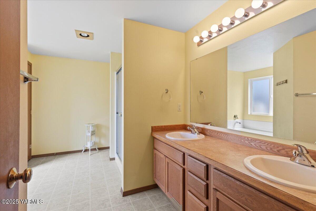6402 Ridgeway Drive Yakima, WA 98901 - Photo 26 of 31 27-IMGC3201