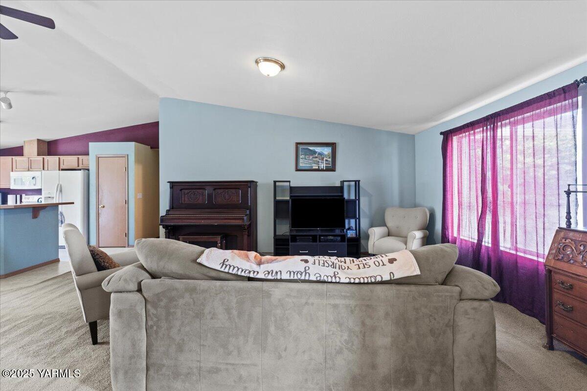 6402 Ridgeway Drive Yakima, WA 98901 - Photo 5 of 31 31-IMGC3183