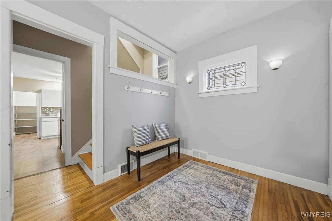 33 Wellington Road Buffalo, NY 14216 - Photo 4 of 45