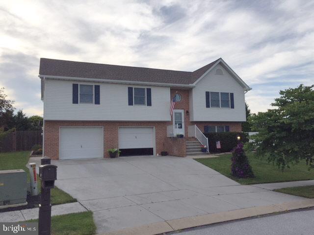 121 Comanche Trail Hanover, PA 17331 - Photo 2 of 27 Gallery Image 2