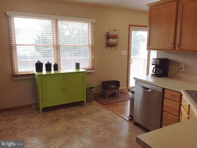 121 Comanche Trail Hanover, PA 17331 - Photo 6 of 27 Gallery Image 6