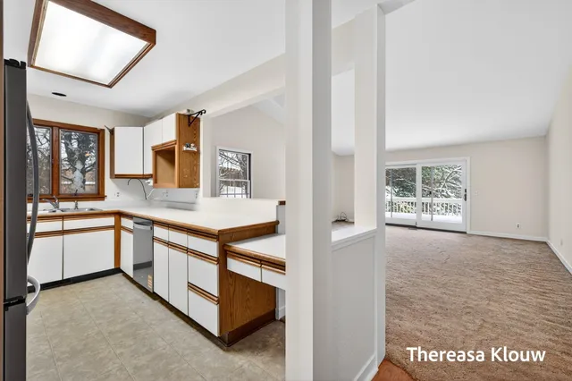 $349,900 | 17496 Meadow Wood Road, Spring Lake, MI 49456