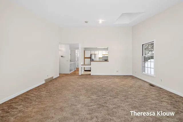 $349,900 | 17496 Meadow Wood Road, Spring Lake, MI 49456