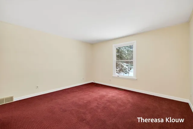 $349,900 | 17496 Meadow Wood Road, Spring Lake, MI 49456