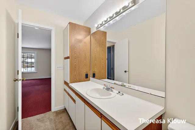 $349,900 | 17496 Meadow Wood Road, Spring Lake, MI 49456