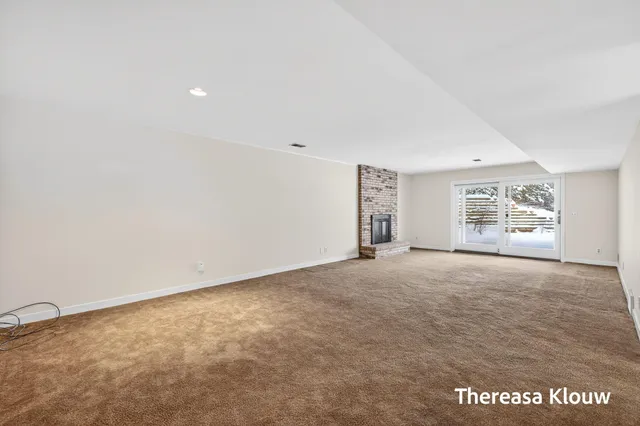 $349,900 | 17496 Meadow Wood Road, Spring Lake, MI 49456