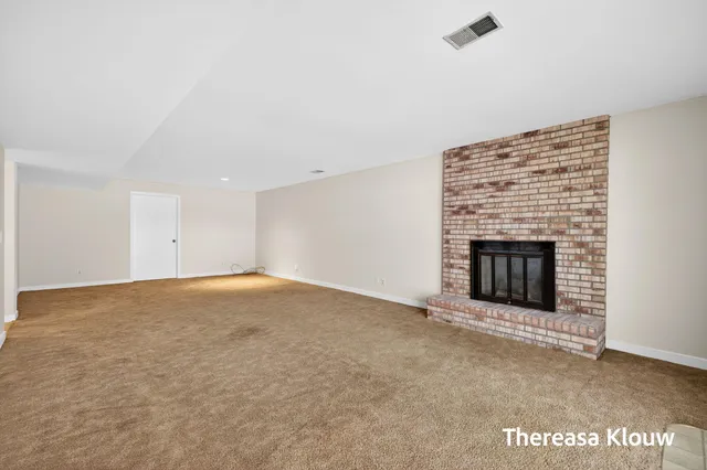 $349,900 | 17496 Meadow Wood Road, Spring Lake, MI 49456