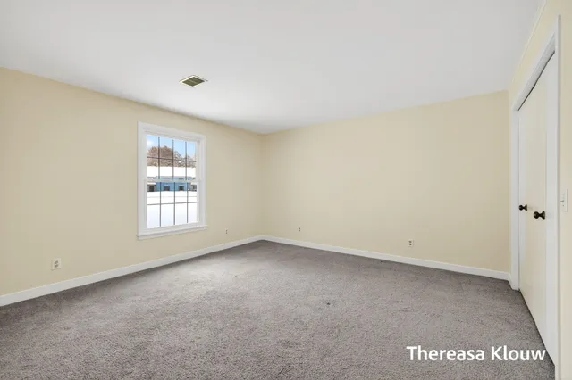 $349,900 | 17496 Meadow Wood Road, Spring Lake, MI 49456