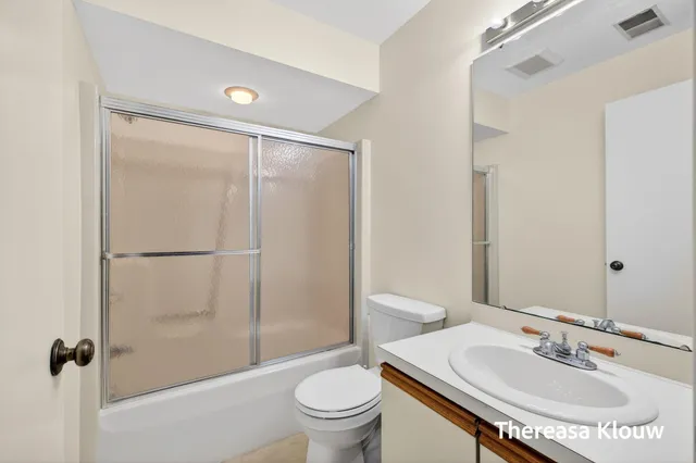 $349,900 | 17496 Meadow Wood Road, Spring Lake, MI 49456