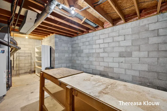 $349,900 | 17496 Meadow Wood Road, Spring Lake, MI 49456