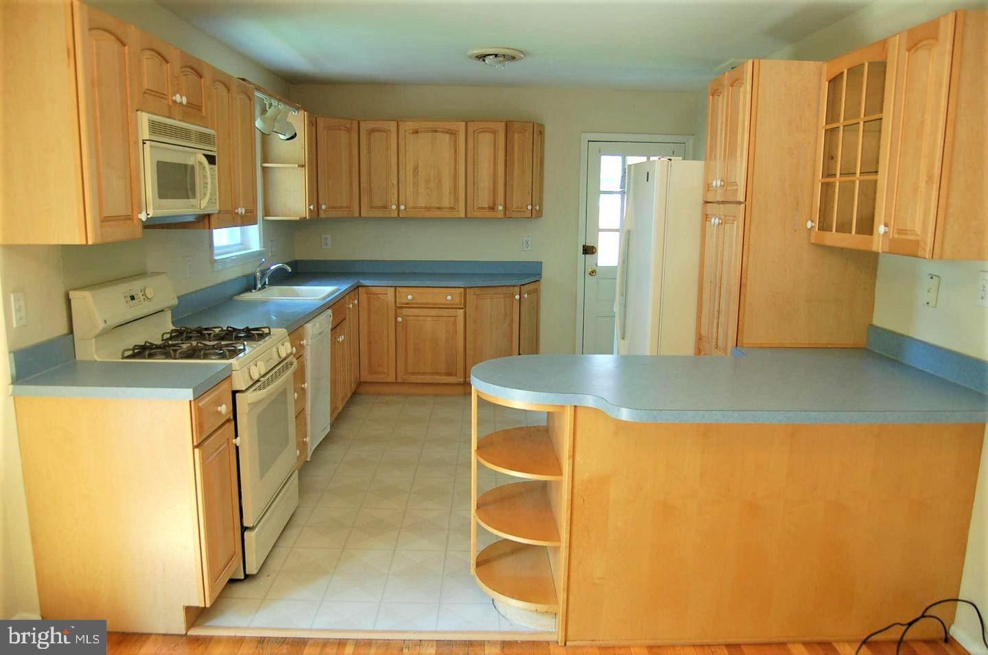 19509 Olney Mill Road Olney, MD 20832 - Photo 5 of 16 Kitchen