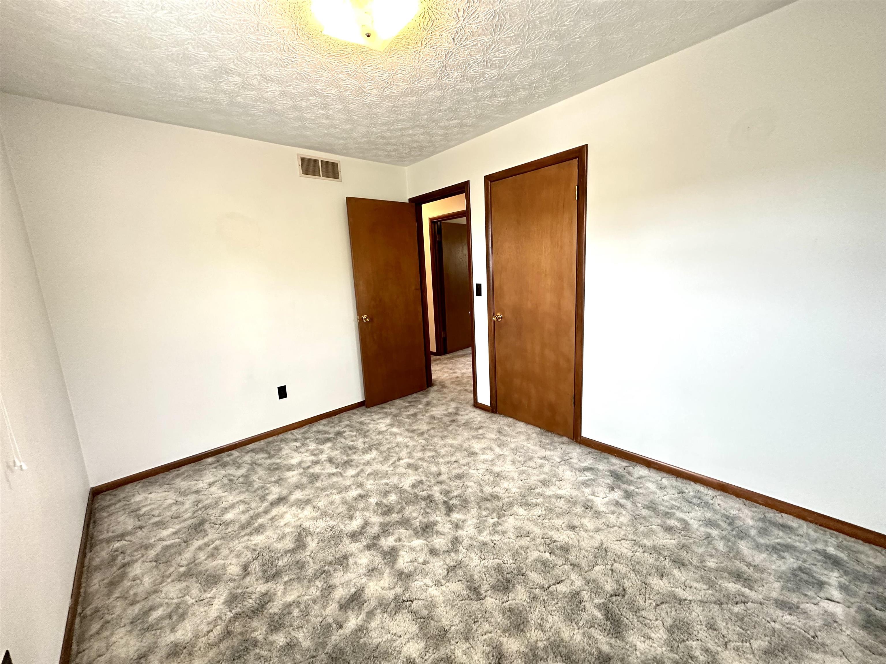 2235 East Thompson Road Ashland, KY 41102 - Photo 14 of 24