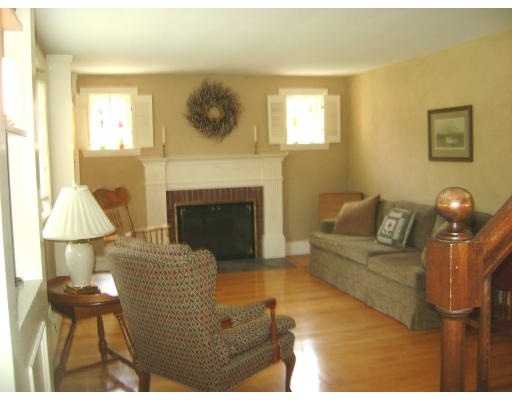 8 Sandra Road Walpole, MA 02032 - Photo 6 of 21 Gallery Image 6