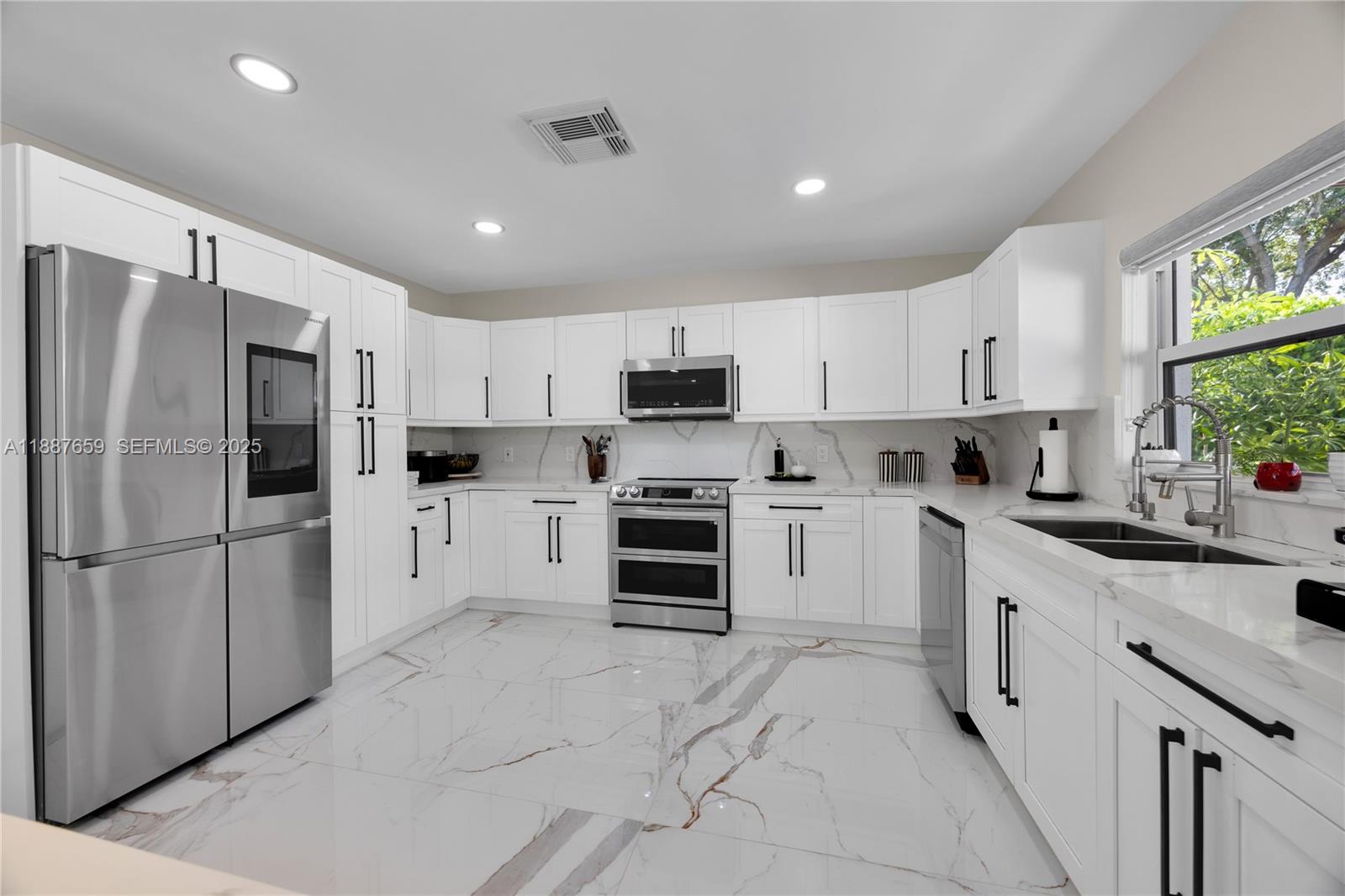 5501 McKinley Street Hollywood, FL 33021 - Photo 18 of 49