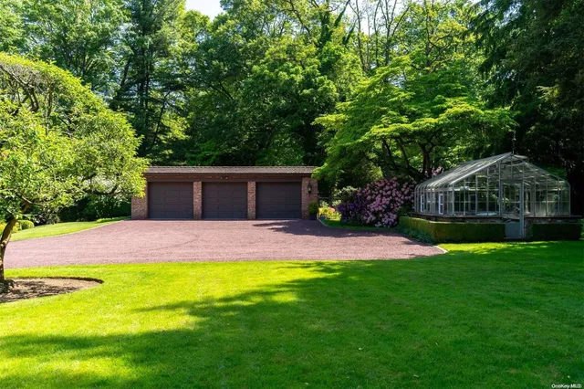 $3,995,000 | 285 Piping Rock Road, Glen Head, NY 11545