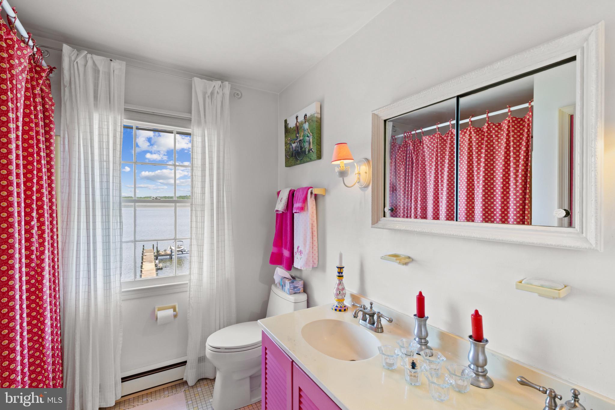 1552 Widows Mite Road Edgewater, MD 21037 - Photo 23 of 51 Upper level bath