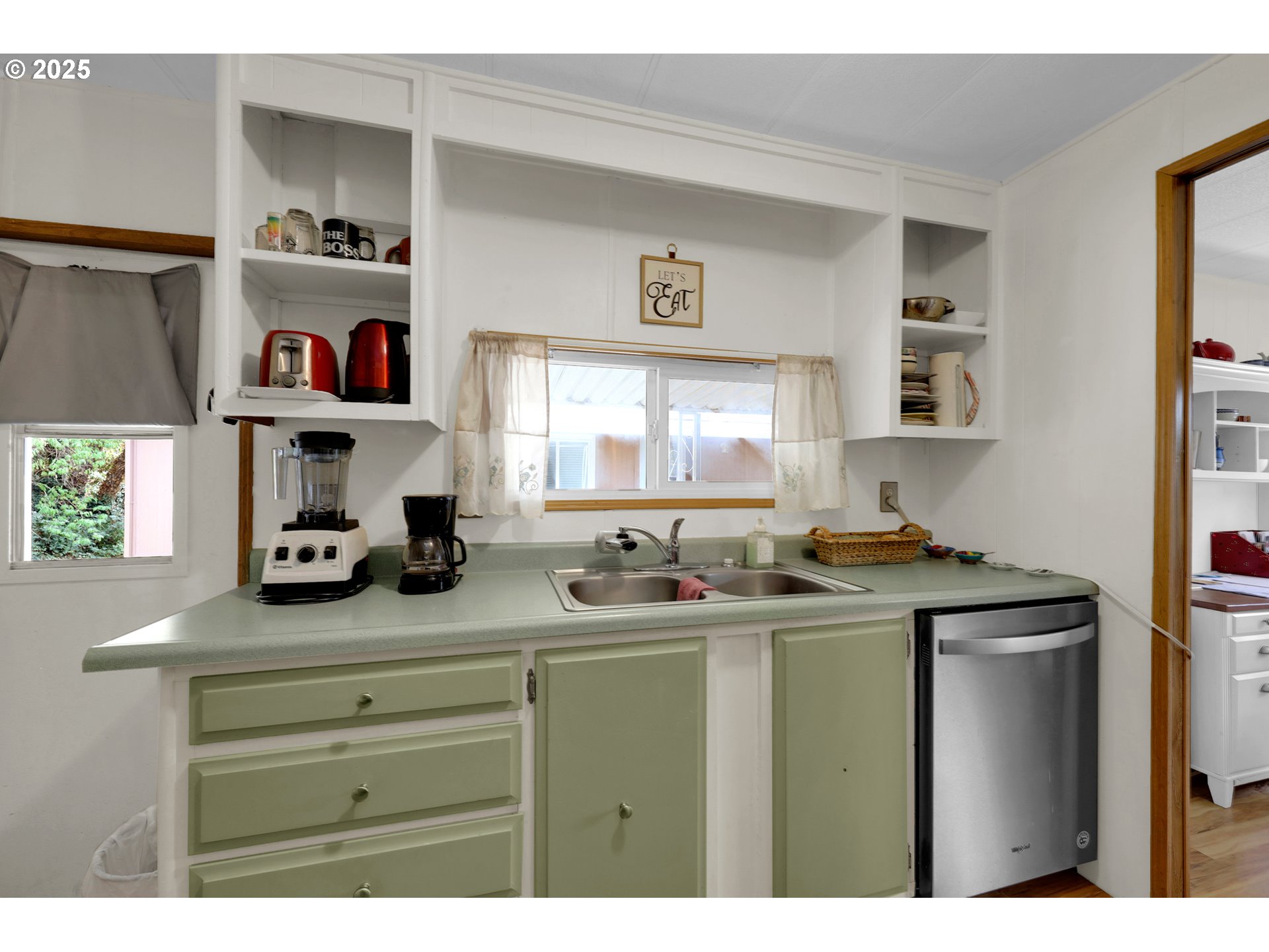 1475 Green Acres Road, Unit 10 Eugene, OR 97408 - Photo 11 of 34 Gallery Image 11
