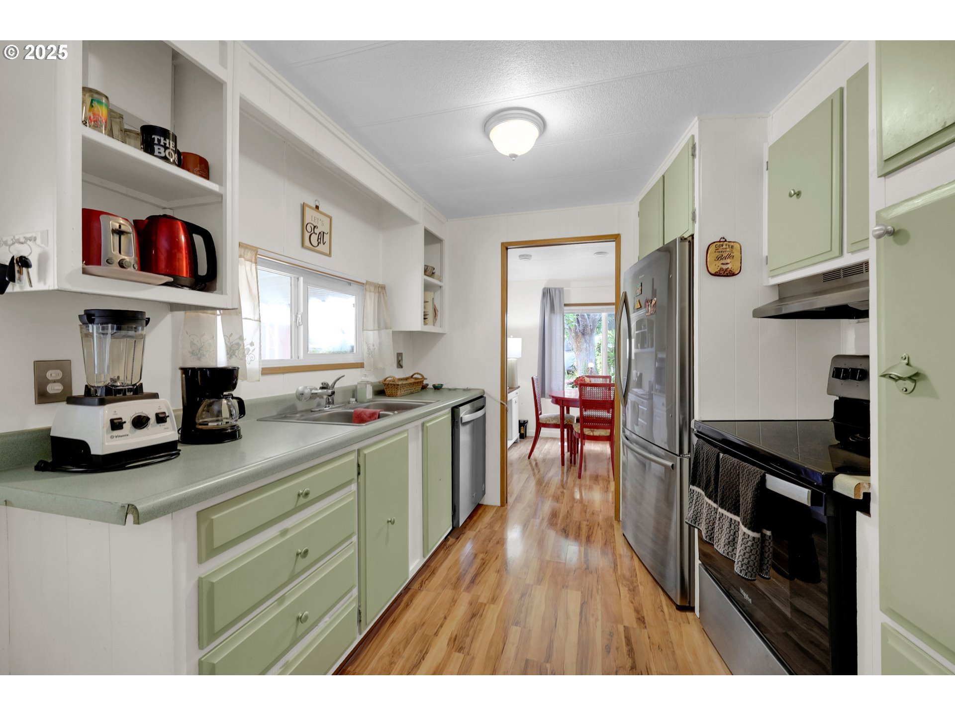 1475 Green Acres Road, Unit 10 Eugene, OR 97408 - Photo 15 of 34 Kitchen