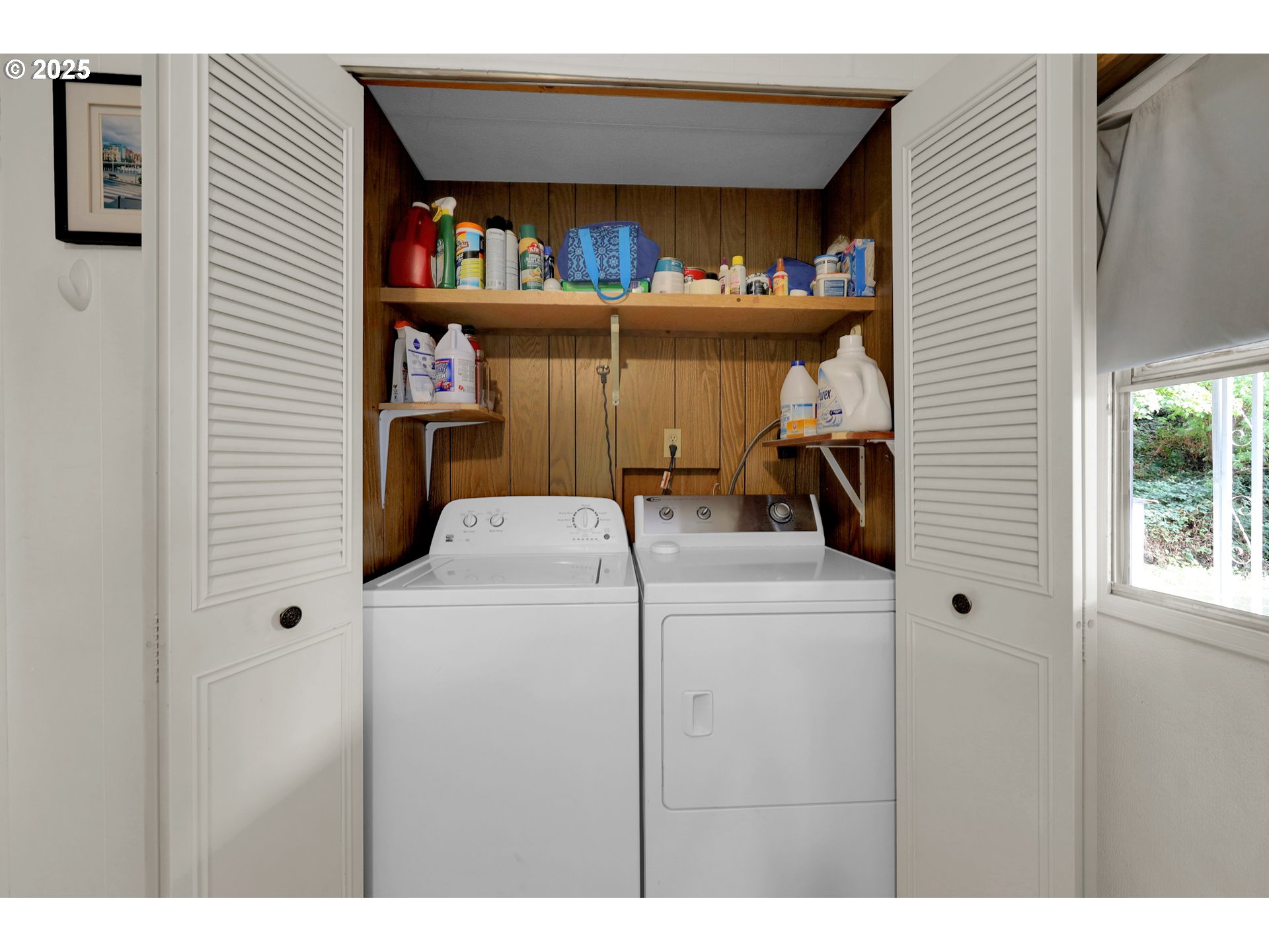 1475 Green Acres Road, Unit 10 Eugene, OR 97408 - Photo 16 of 34 Laundry
