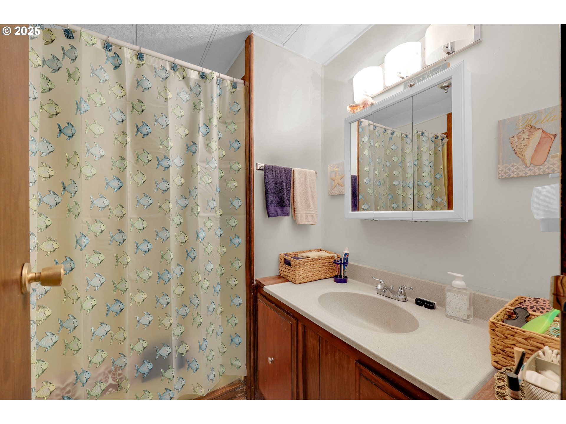 1475 Green Acres Road, Unit 10 Eugene, OR 97408 - Photo 17 of 34 Bathroom