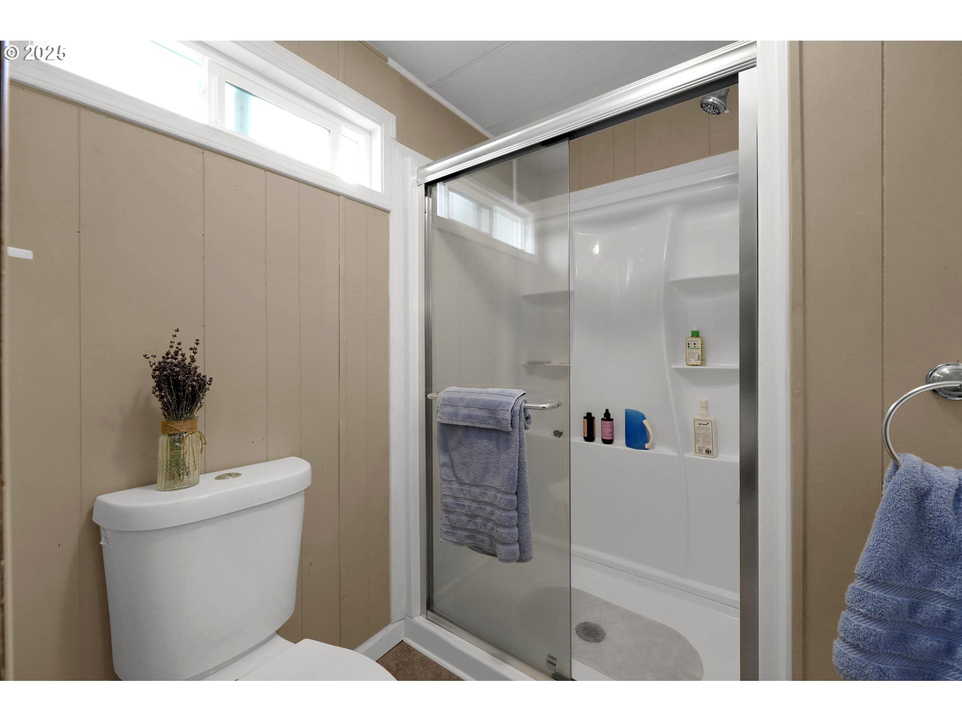 1475 Green Acres Road, Unit 10 Eugene, OR 97408 - Photo 23 of 34 Bathroom