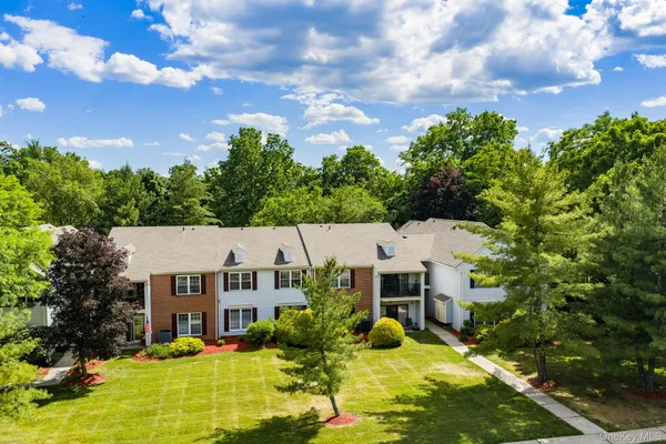 $299,900 | 111 Cartwheel Court, Unit 28, Washingtonville, NY 10992