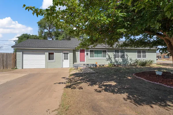 $180,000 | 1602 Ave B, Levelland, TX 79336