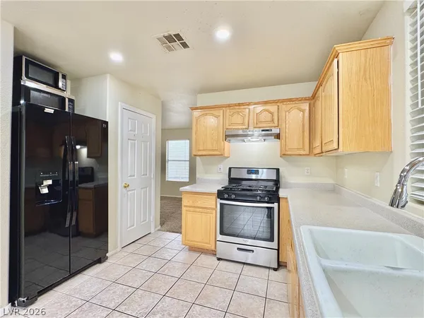 $2,160 | 8632 Shady Pines Drive, Las Vegas, NV 89143