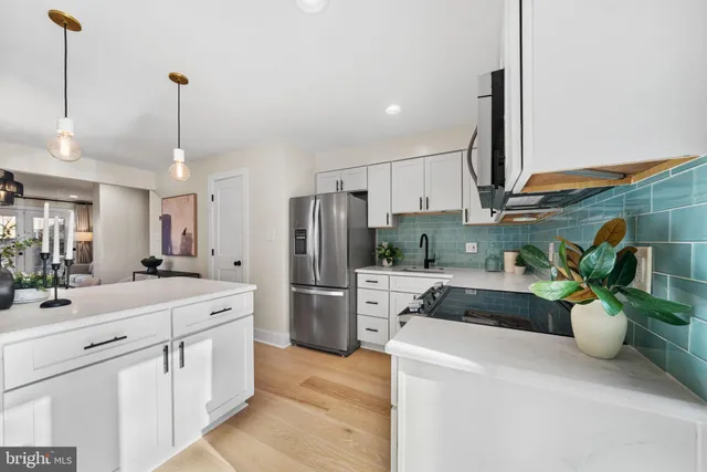 $715,000 | 6707 Washington Boulevard, Unit D, Arlington, VA 22205