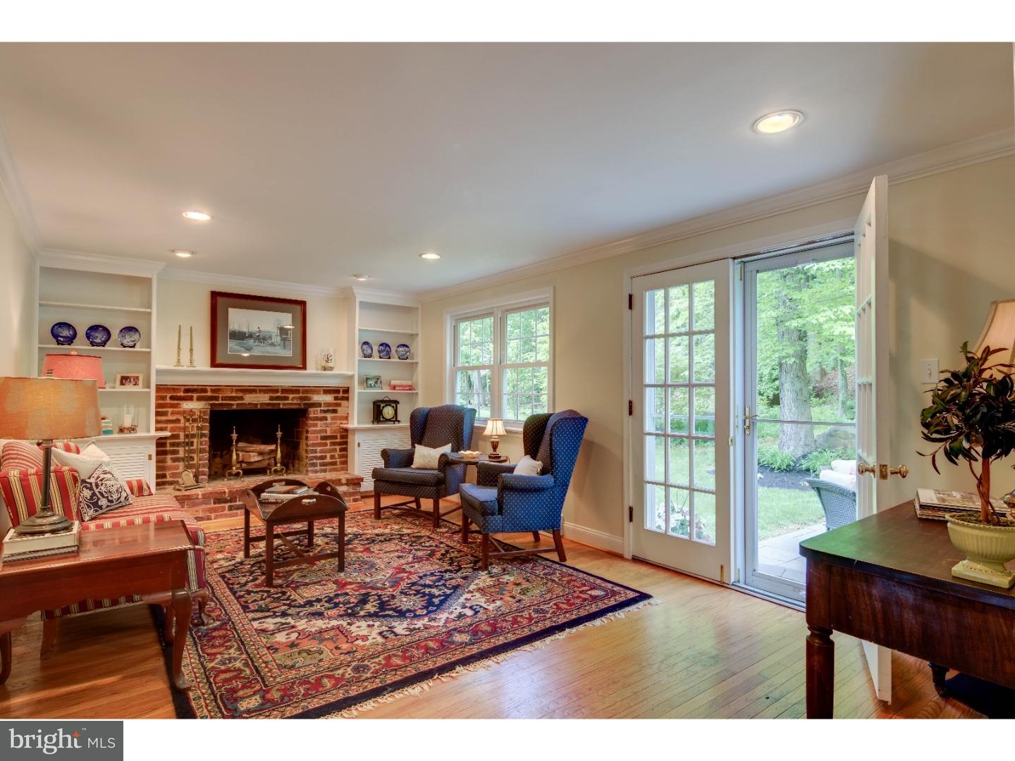 90 Oakford Road Wayne, PA 19087 - Photo 7 of 25 Living Room