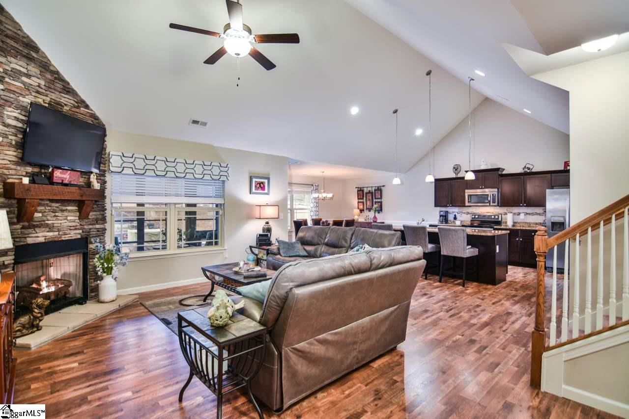 325 Catterick Way Fountain Inn, SC 29644 - Photo 3 of 30 Gallery Image 3