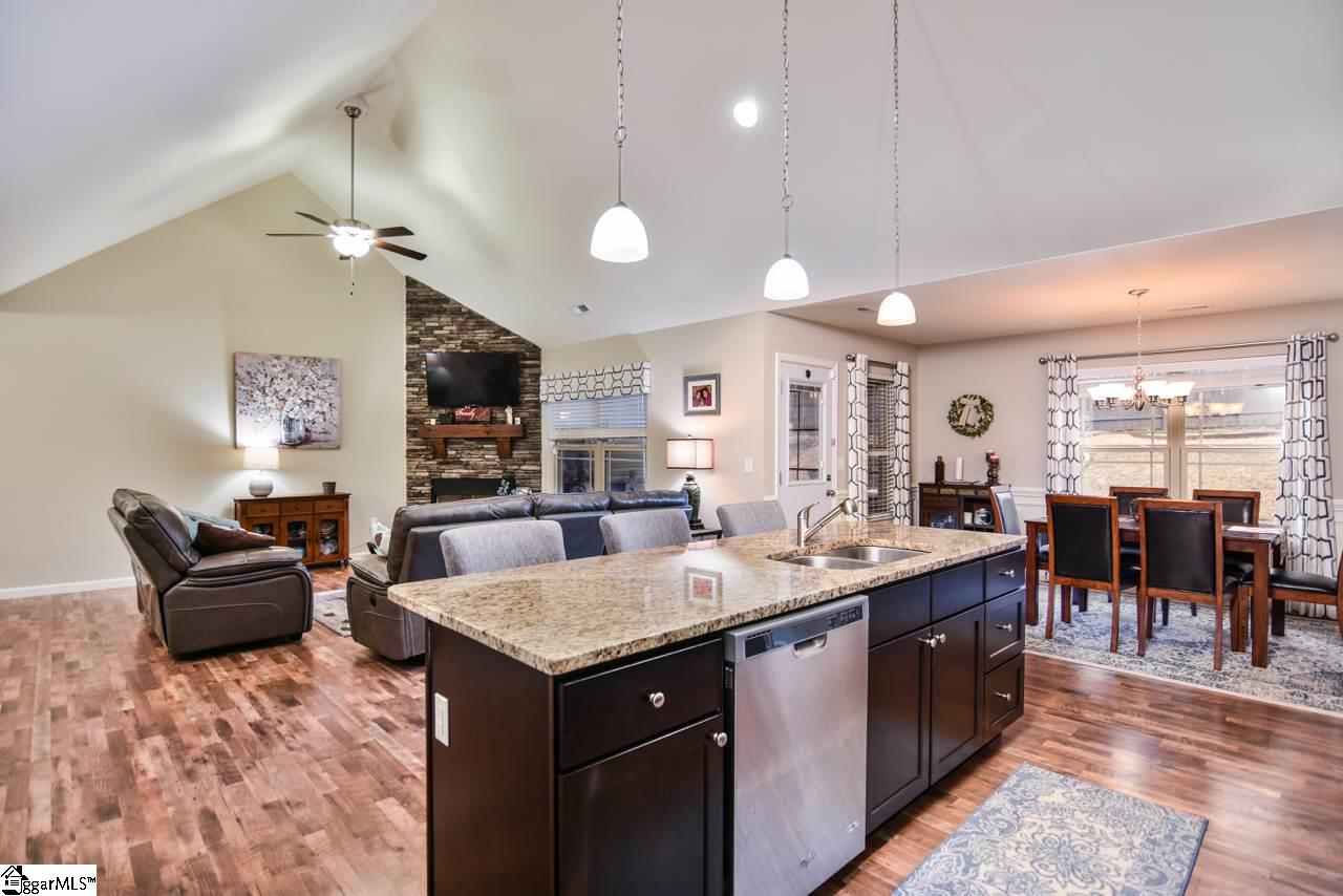325 Catterick Way Fountain Inn, SC 29644 - Photo 5 of 30 Gallery Image 5