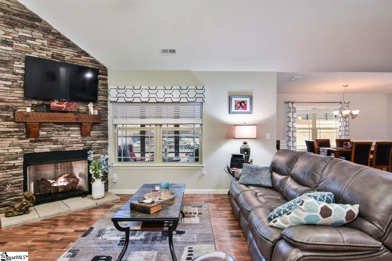 325 Catterick Way Fountain Inn, SC 29644 - Photo 7 of 30 Gallery Image 7