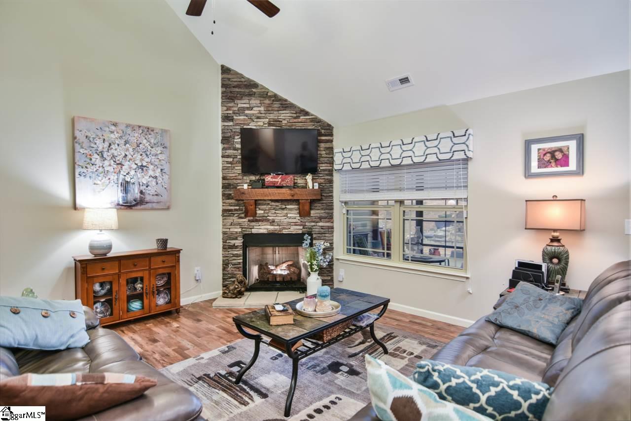 325 Catterick Way Fountain Inn, SC 29644 - Photo 8 of 30 Gallery Image 8