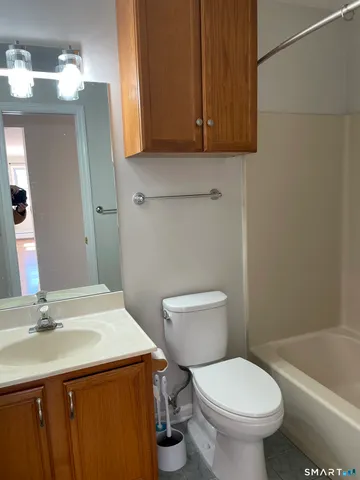 $1,900 | 5 Terrace Place, Unit J, New Milford, CT 06776