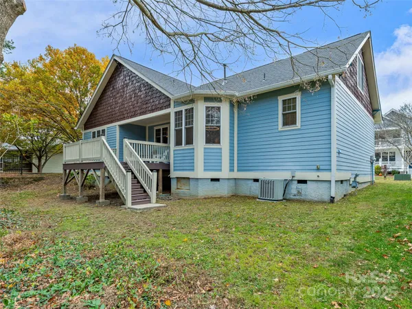 $695,000 | 1 Craftsman Circle, Asheville, NC 28805