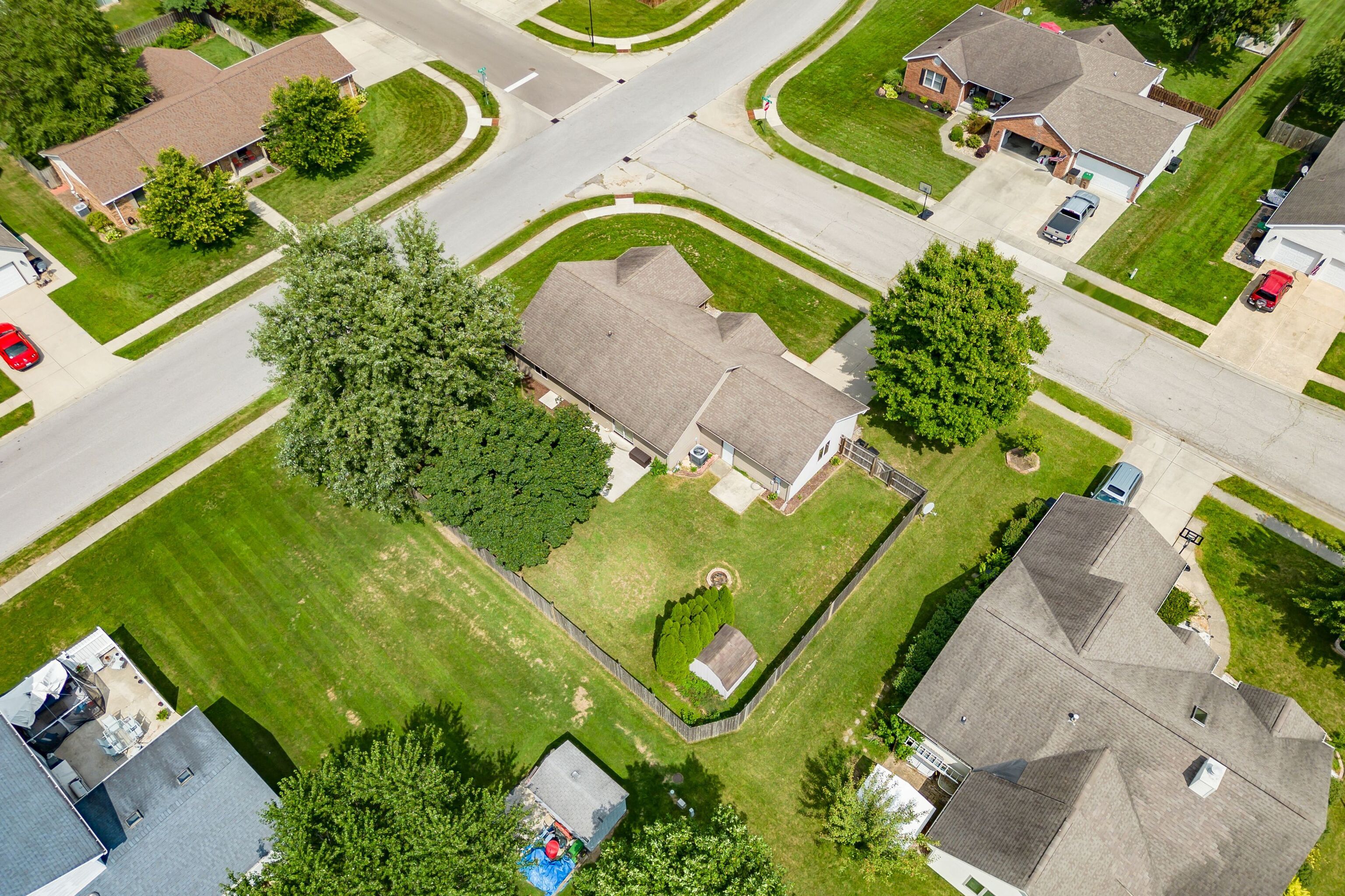 2898 Fox Ridge Circle Columbus, IN 47203 - Photo 4 of 39