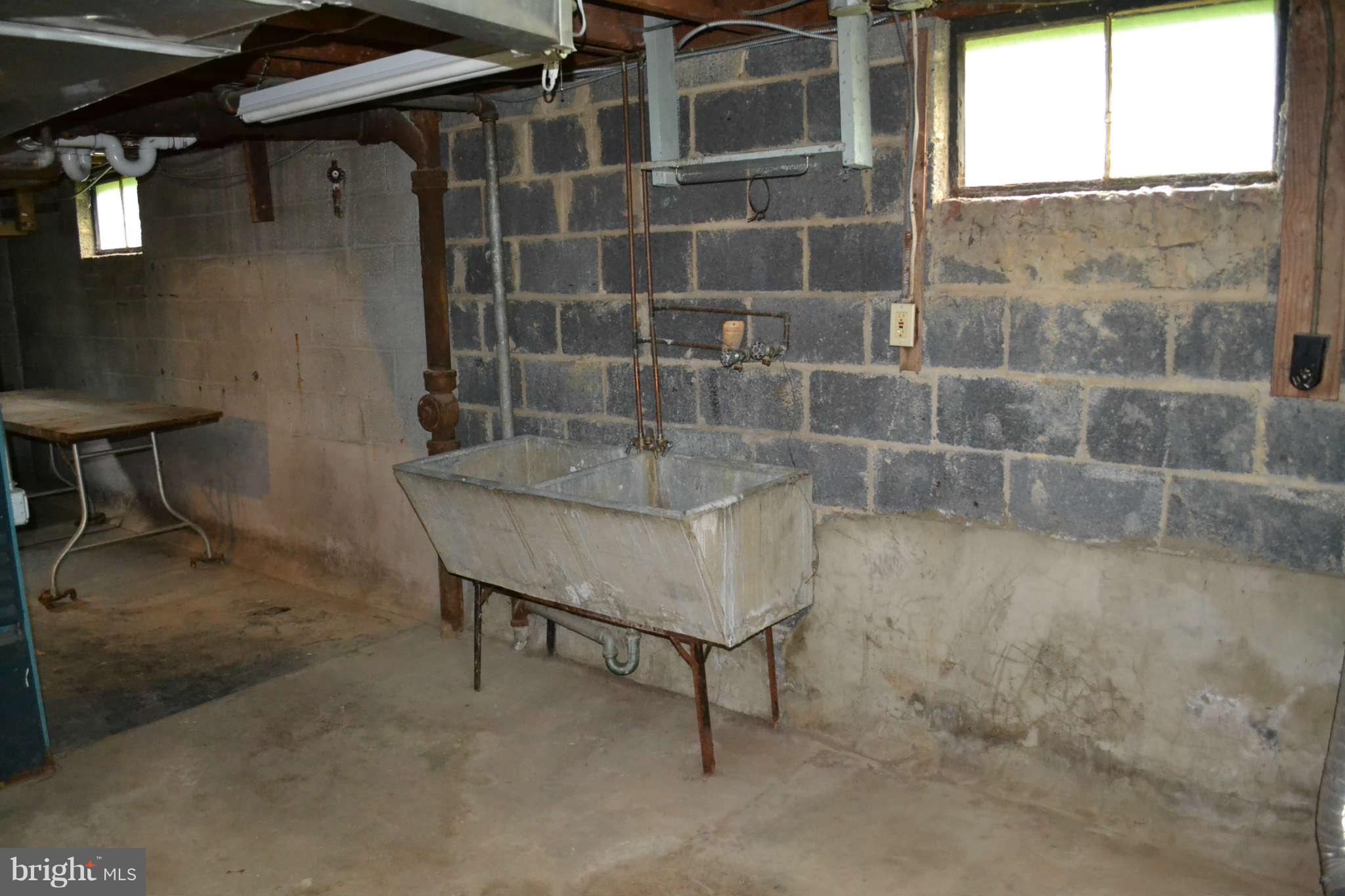 1612 Moffet Road Silver Spring, MD 20903 - Photo 17 of 24 Large laundry tub