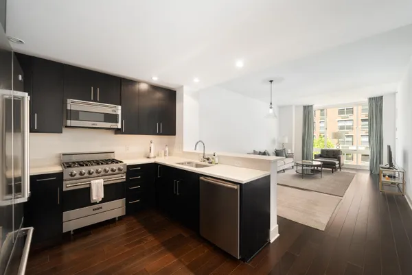 $4,325 | 1100 Maxwell Lane, Unit 335, Hoboken, NJ 07030