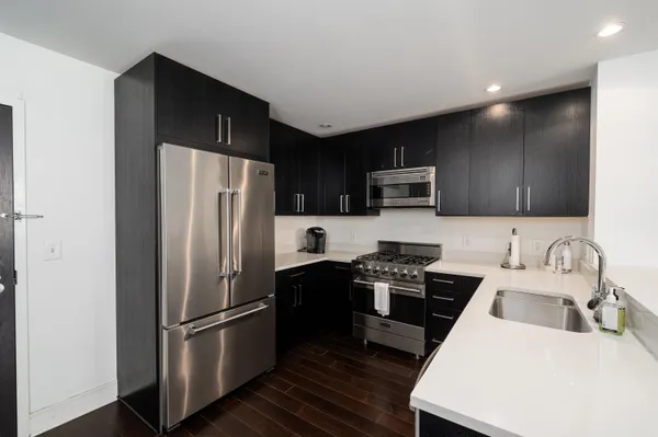 $4,325 | 1100 Maxwell Lane, Unit 335, Hoboken, NJ 07030