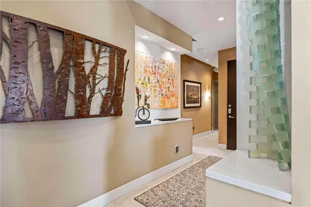 $849,500 | 229 Ward Parkway, Unit 1001B, Kansas City, MO 64112