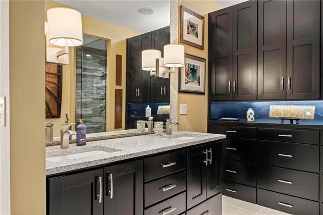 $849,500 | 229 Ward Parkway, Unit 1001B, Kansas City, MO 64112